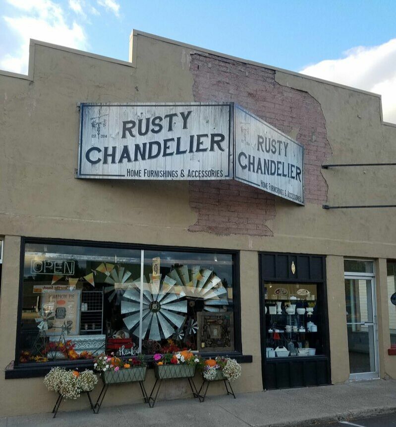 Outside of Rusty Chandlier shop in historic building